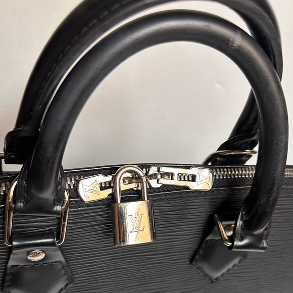 Authentic LOUIS VUITTON Epi Alma PM Leather Luxury Handle Black Bags Handbags - Picture 9 of 16